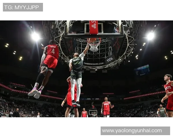 克内克特快速反击 长驱直入双手暴扣